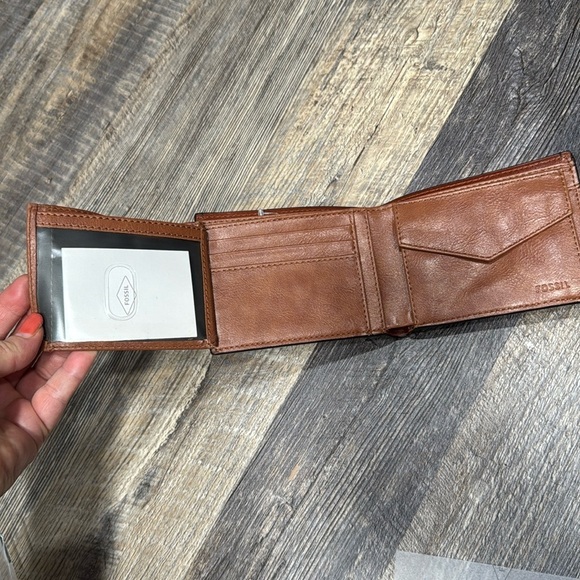 - Fossil wallet for men - Picture 4 of 11